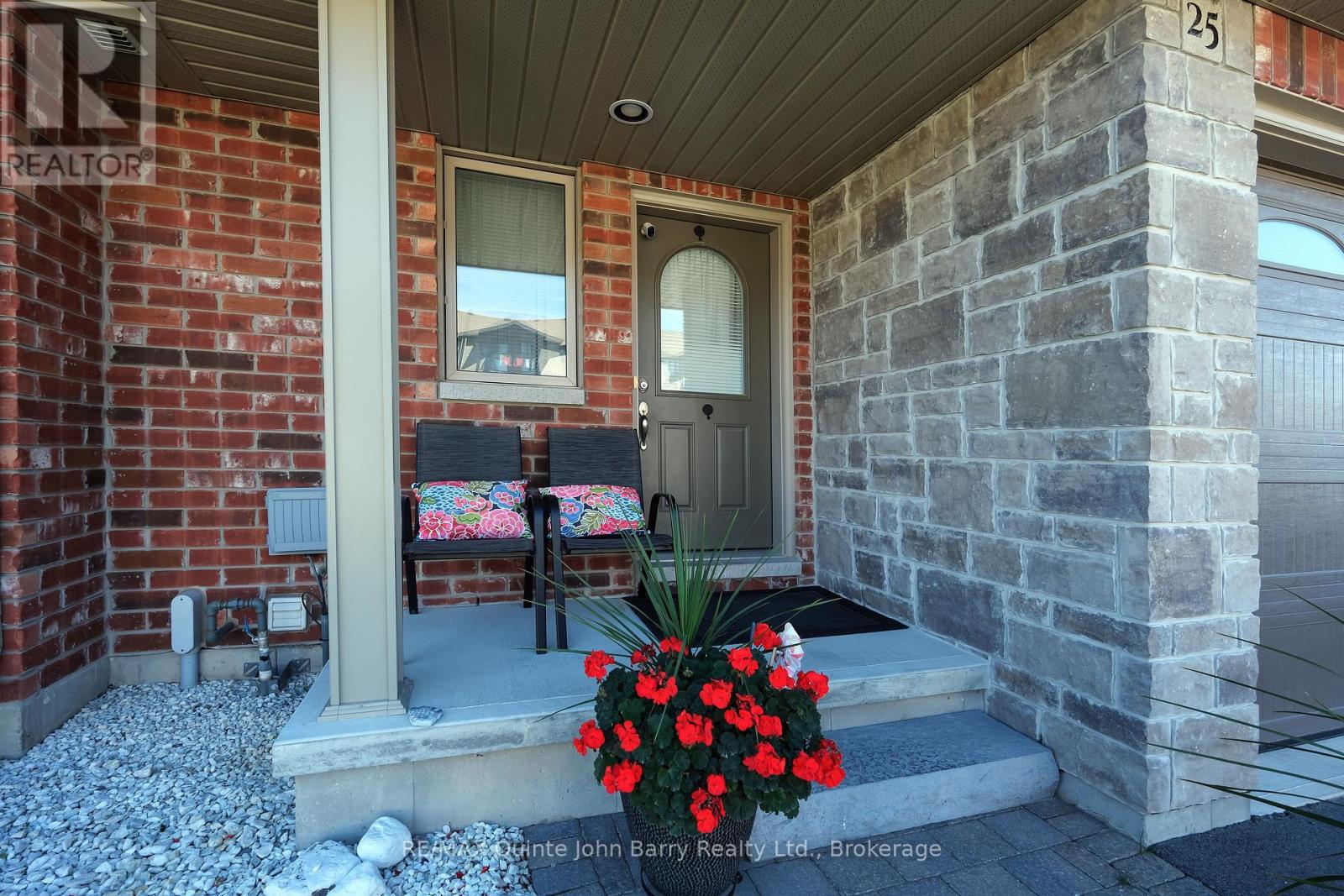 25 HILLSIDE MEADOW DRIVE - 3