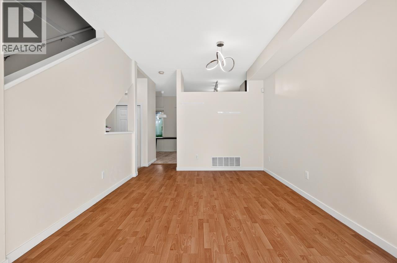 Photo of 9 8433 BENNETT ROAD 18