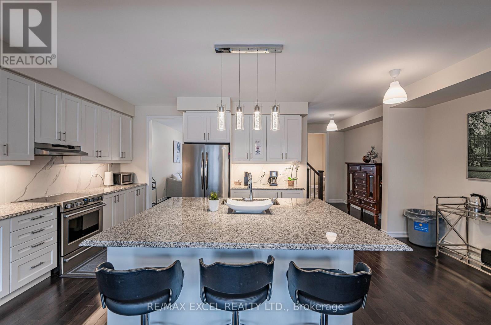 MAIN - 30 VAUDEVILLE DRIVE, Toronto (Alderwood) — photo 6