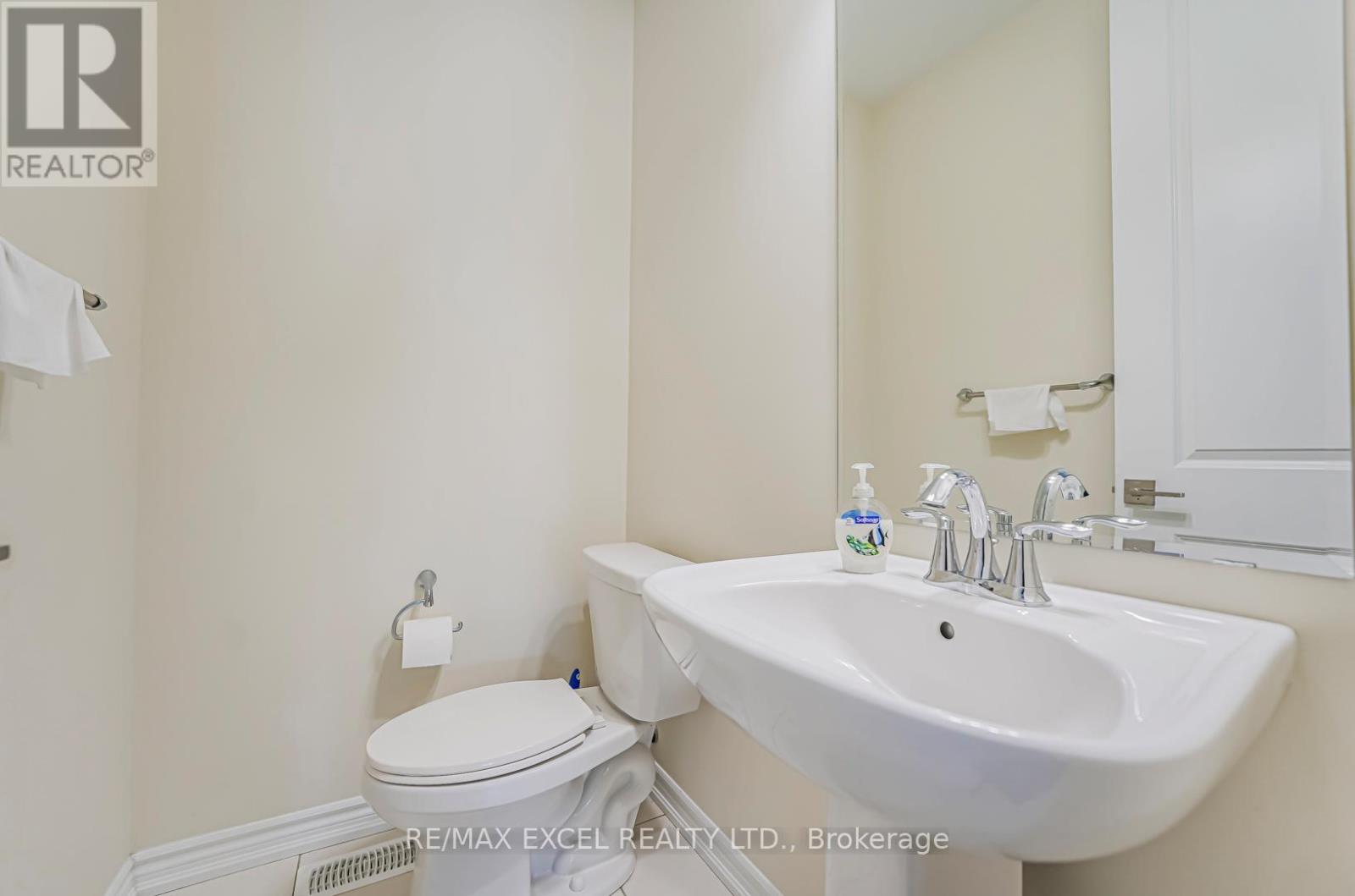 MAIN - 30 VAUDEVILLE DRIVE, Toronto (Alderwood) — photo 9