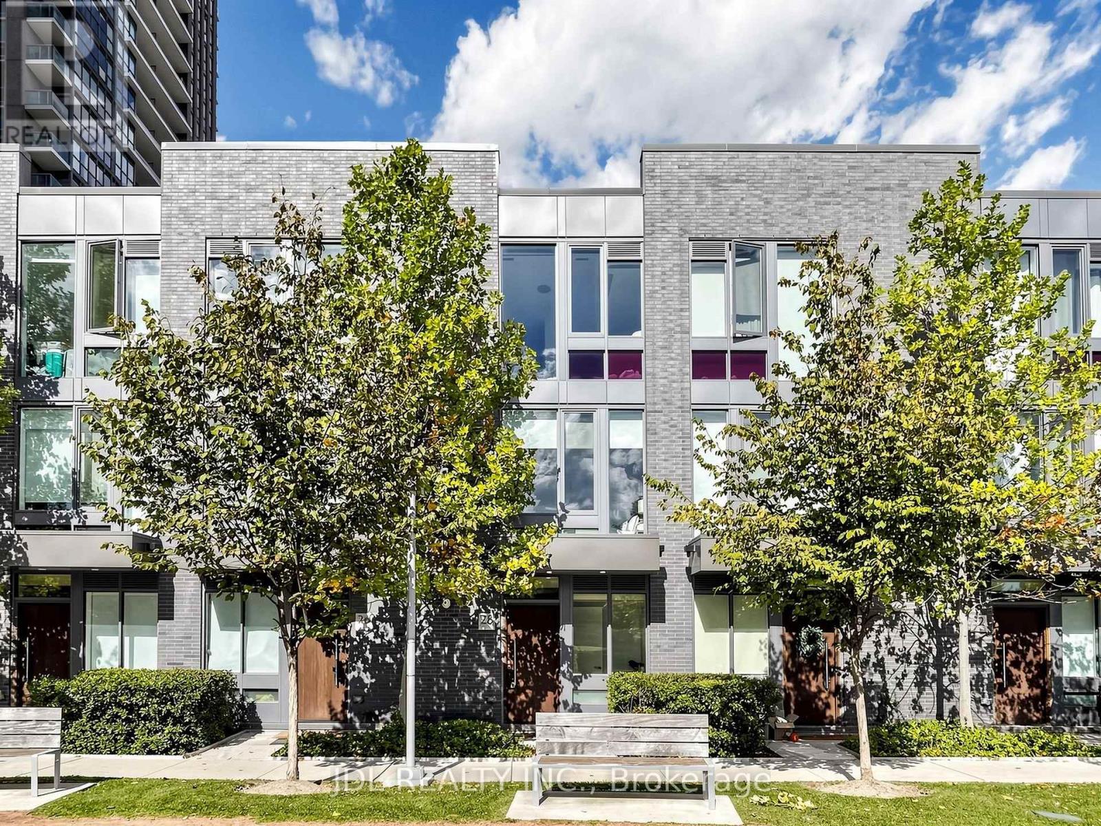 28 Sonic Way, Toronto, ON photo 1