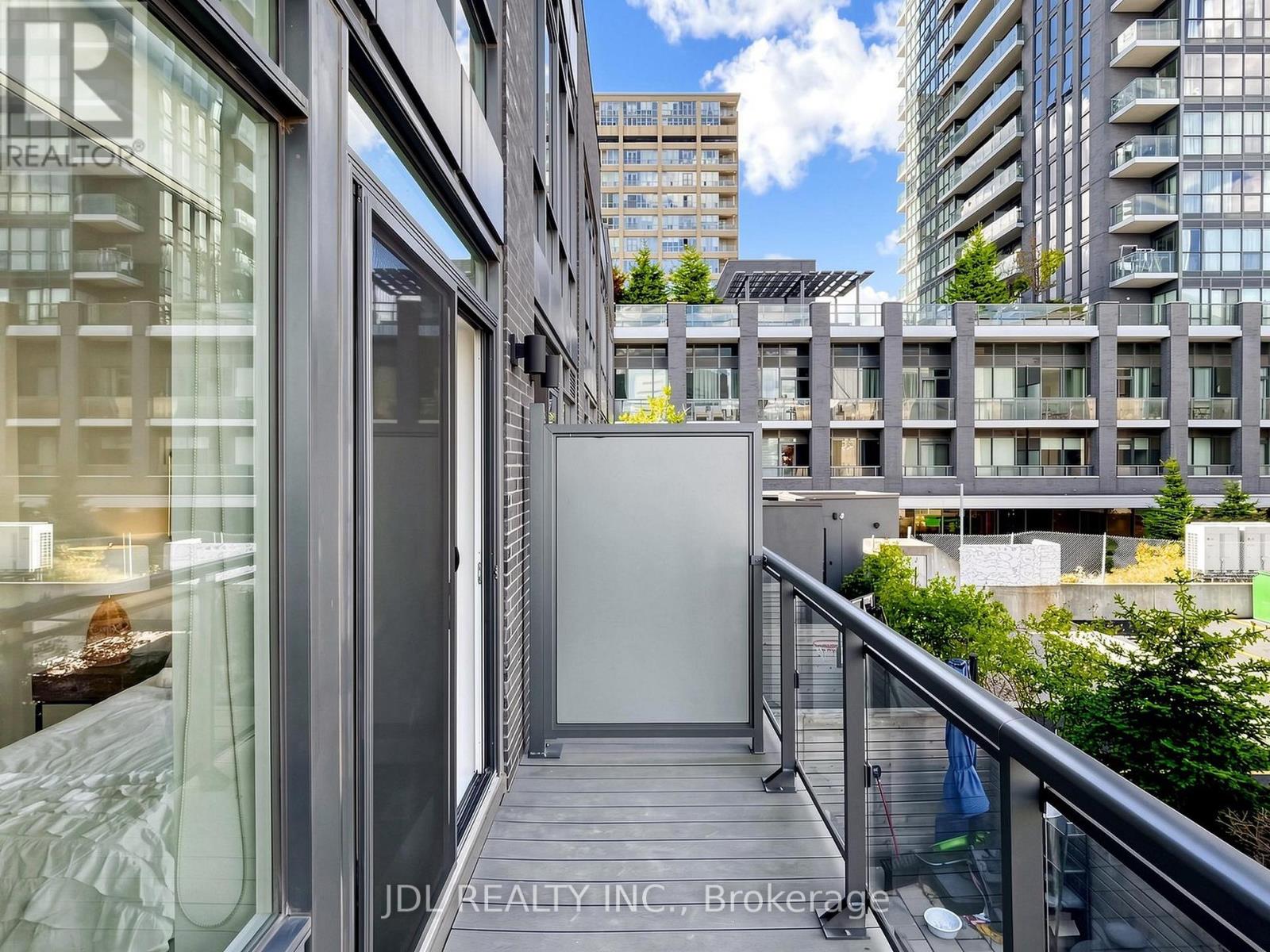 28 Sonic Way, Toronto, ON photo 35