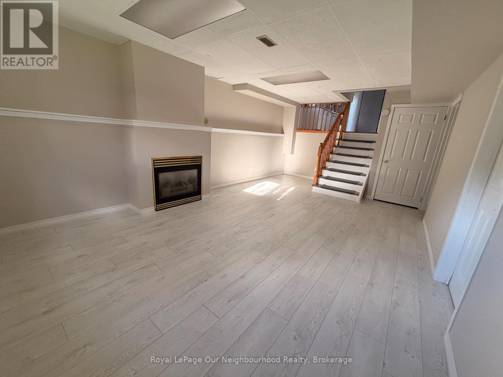 74 CENTREFIELD DRIVE - 18