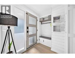 430 56 Avenue SW - photo 5