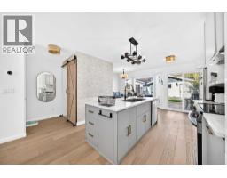 430 56 Avenue SW - photo 13