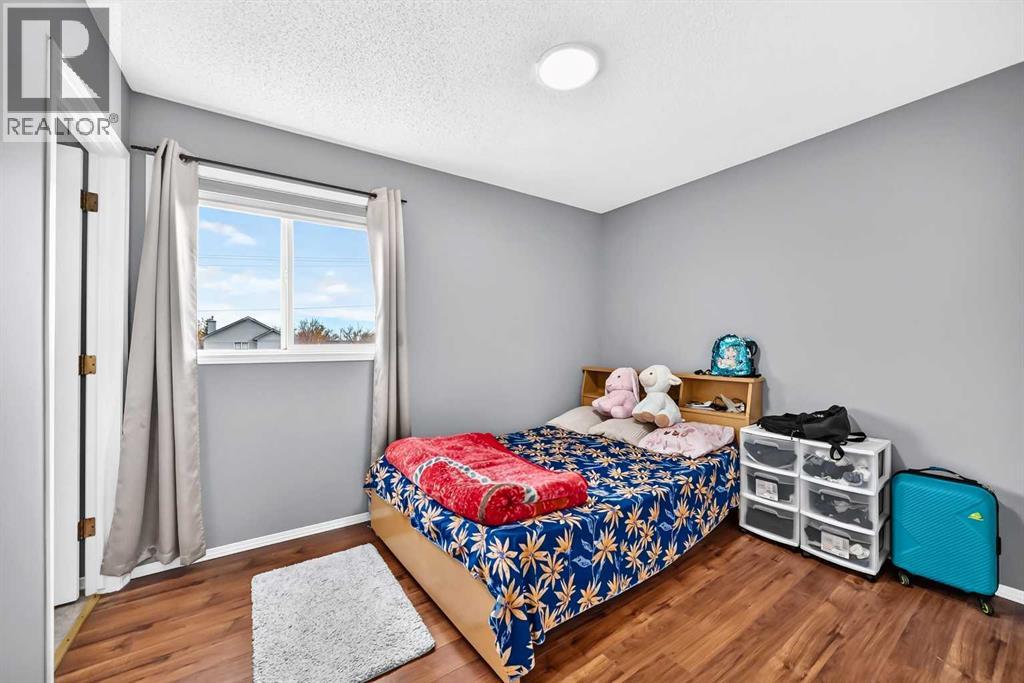 197 Tarington Close NE - 27