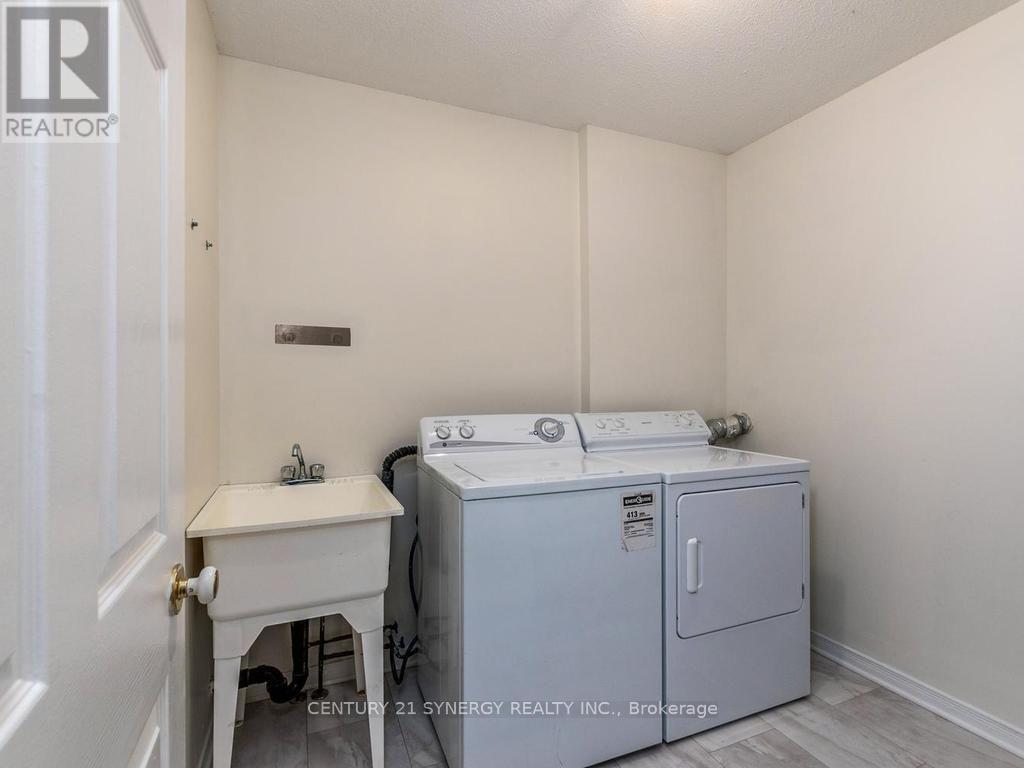 128 MACASSA CIRCLE - Image 32