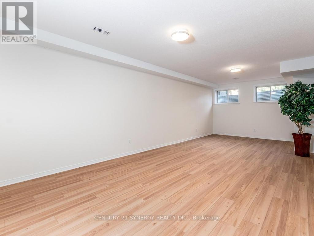 128 MACASSA CIRCLE - Image 34