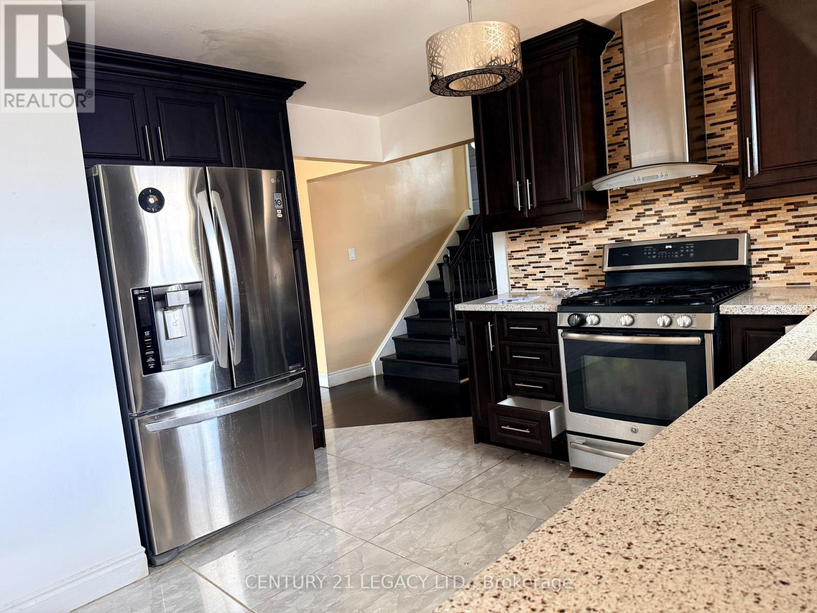 11 Tolton Drive, Brampton, ON photo 4