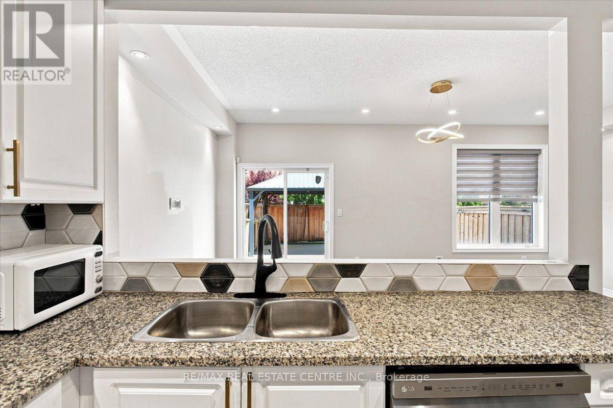 1053 Job Crescent, Milton, ON photo 13