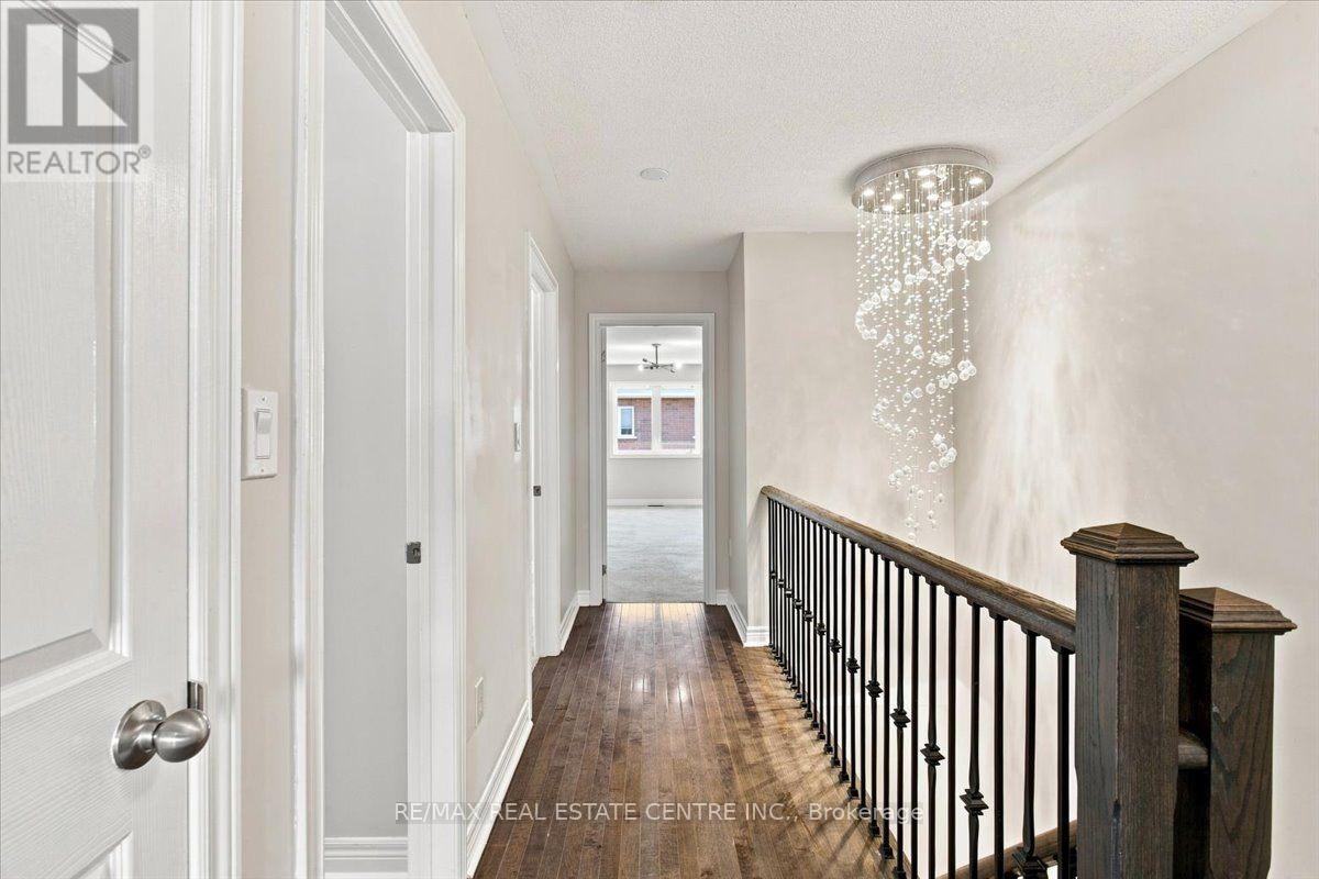 1053 Job Crescent, Milton, ON photo 17