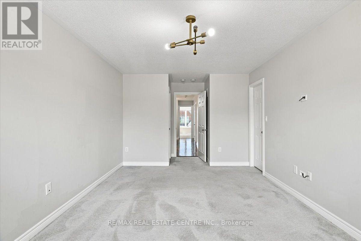 1053 Job Crescent, Milton, ON photo 21