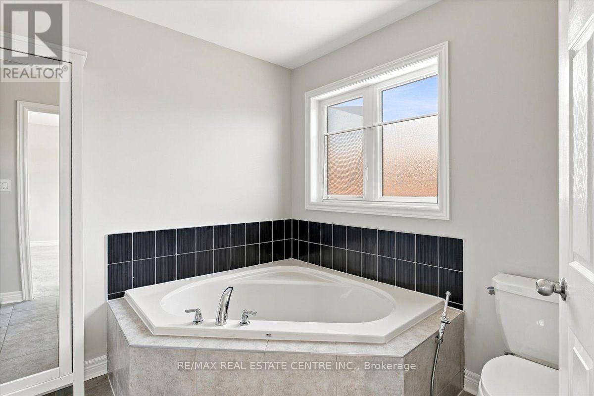 1053 Job Crescent, Milton, ON photo 23