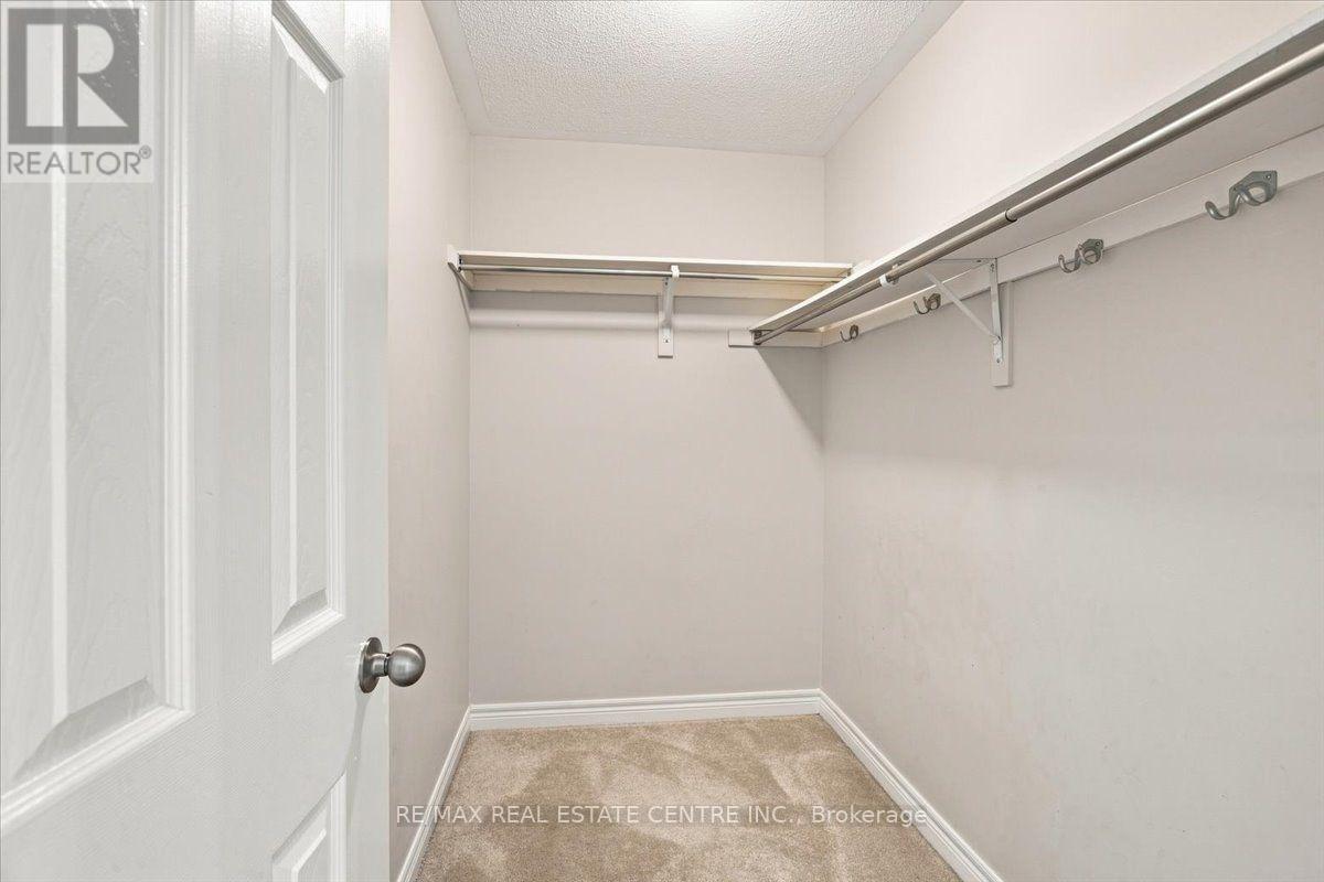 1053 Job Crescent, Milton, ON photo 24
