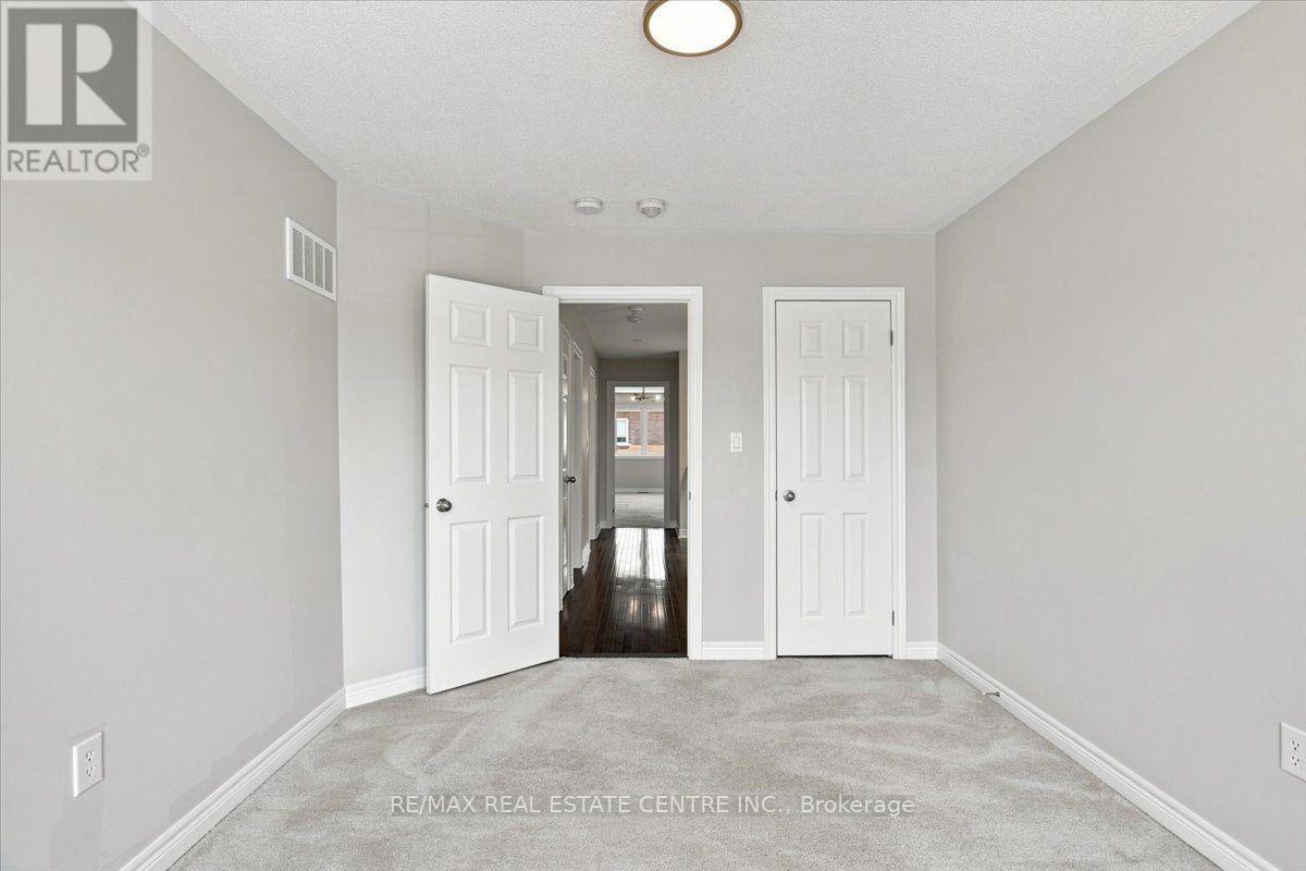 1053 Job Crescent, Milton, ON photo 26