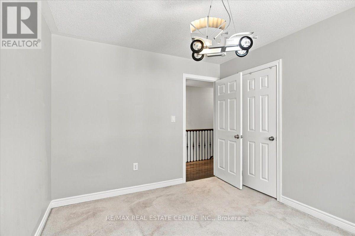 1053 Job Crescent, Milton, ON photo 28