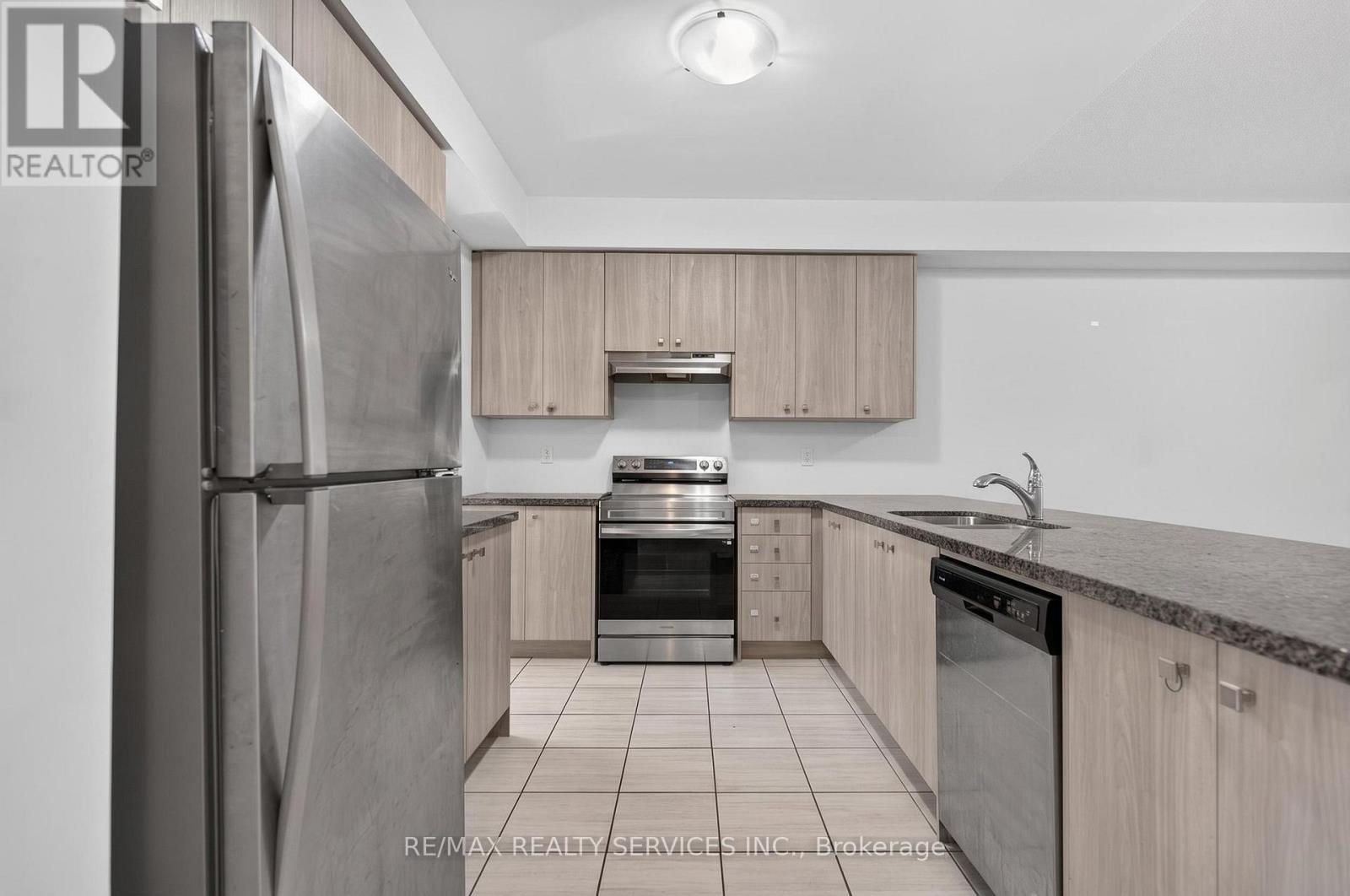 225 CORONATION ROAD - 11