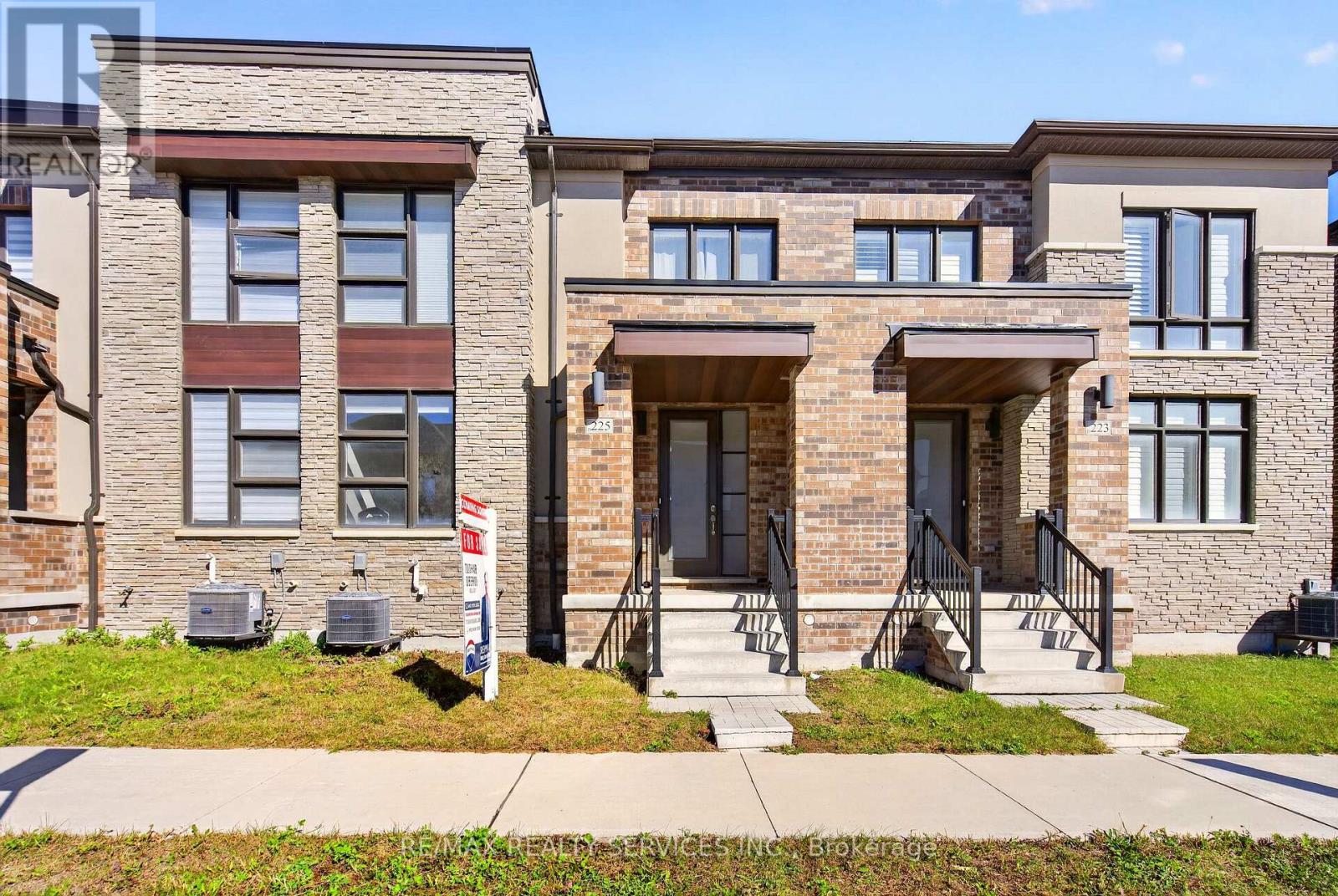 225 Coronation Road, Whitby, ON