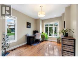 5012 20 Street SW - photo 17