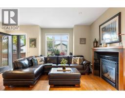 5012 20 Street SW - photo 11