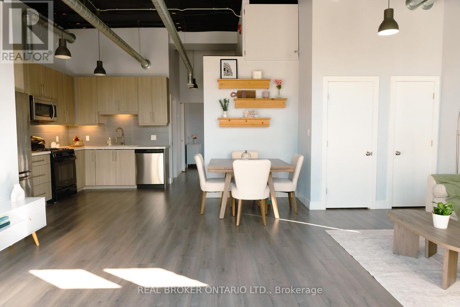 #UNIT 102 904 PAISLEY ROAD - 5
