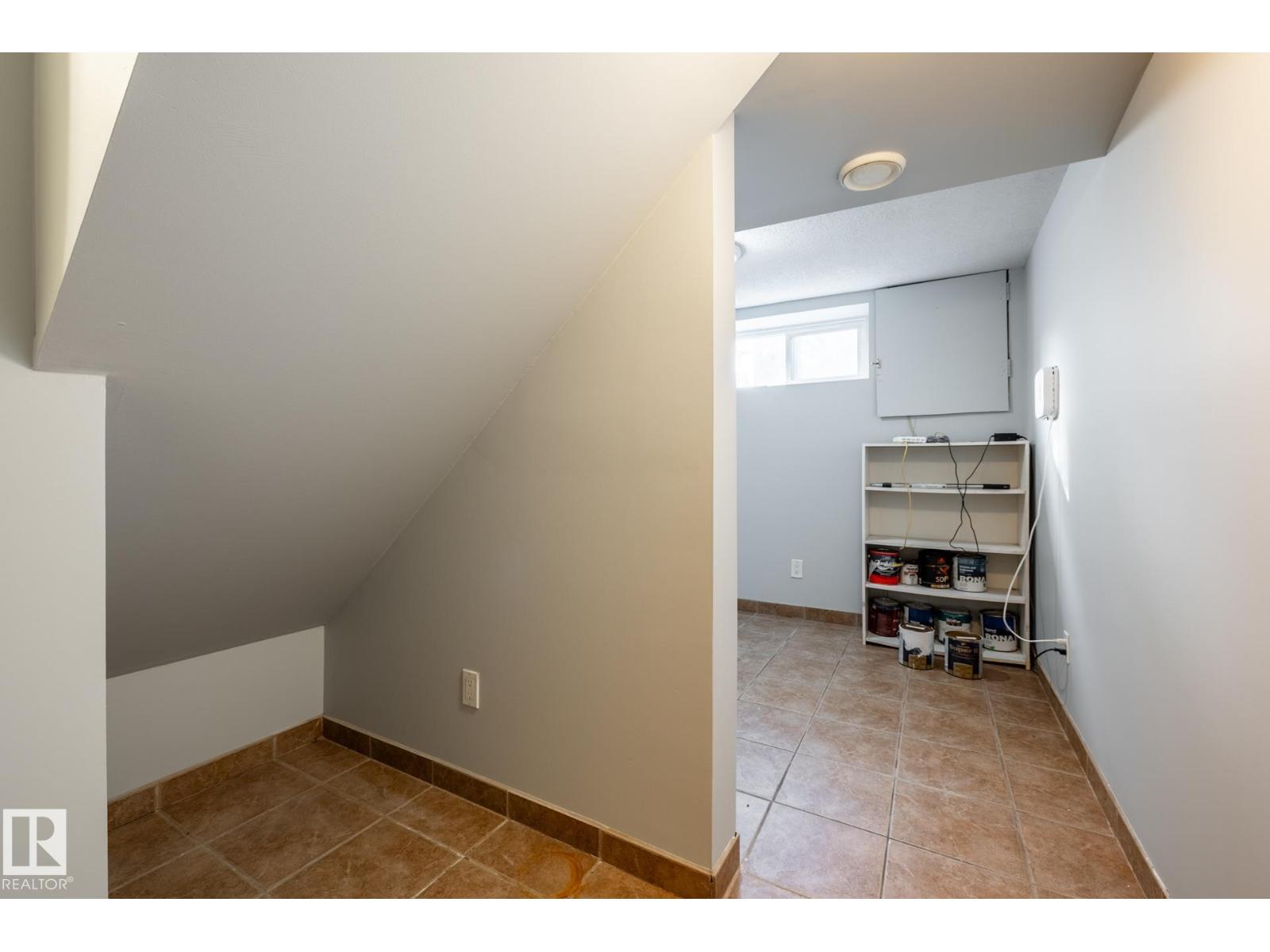 10619 129 AV NW - 20