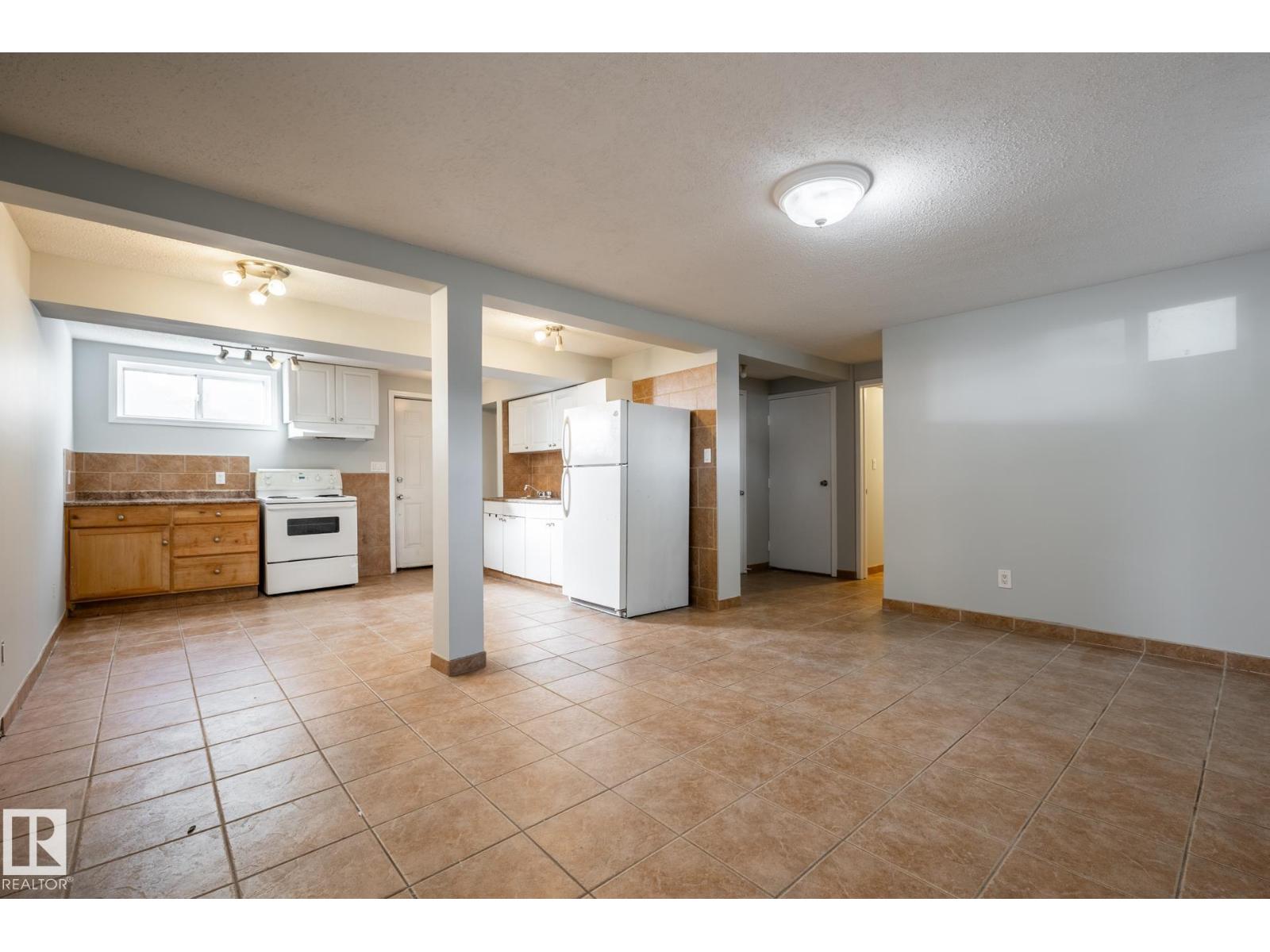 10619 129 AV NW - 11