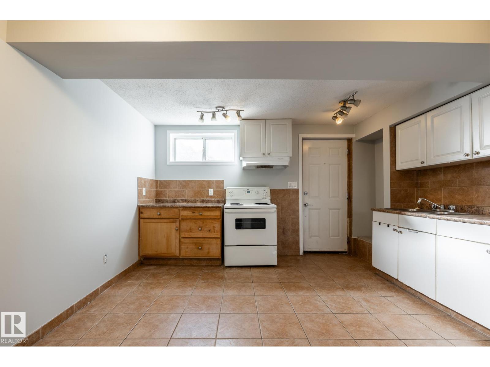 10619 129 AV NW - 15