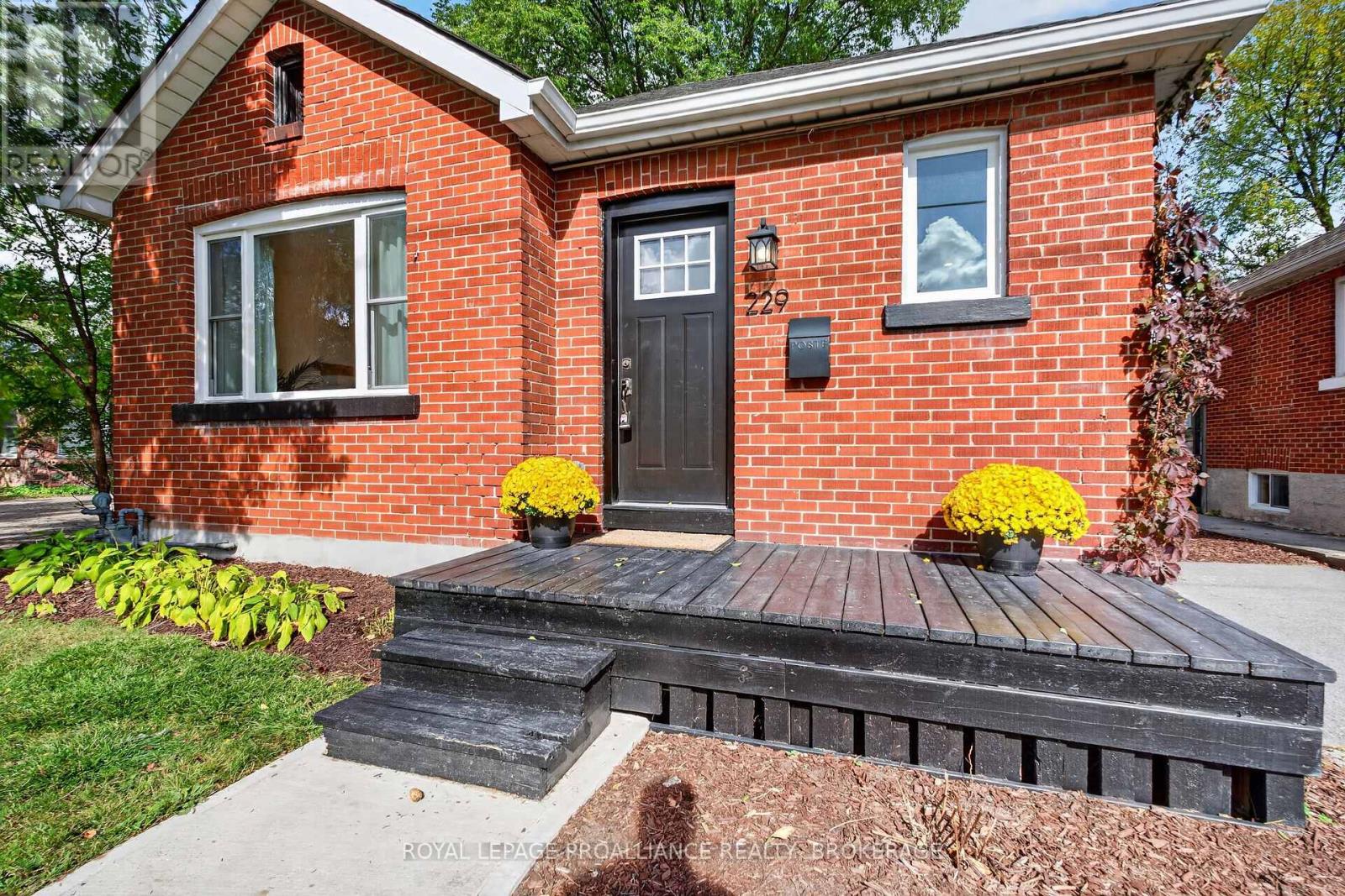 229 PARK STREET, Kingston (Central City East) — photo 2