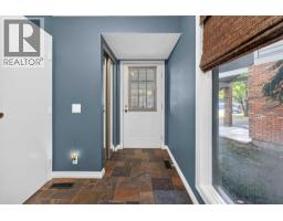 135 Point Drive NW - photo 5