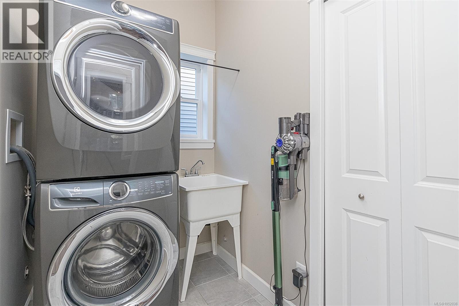 1725 Harambe Way - Image 34