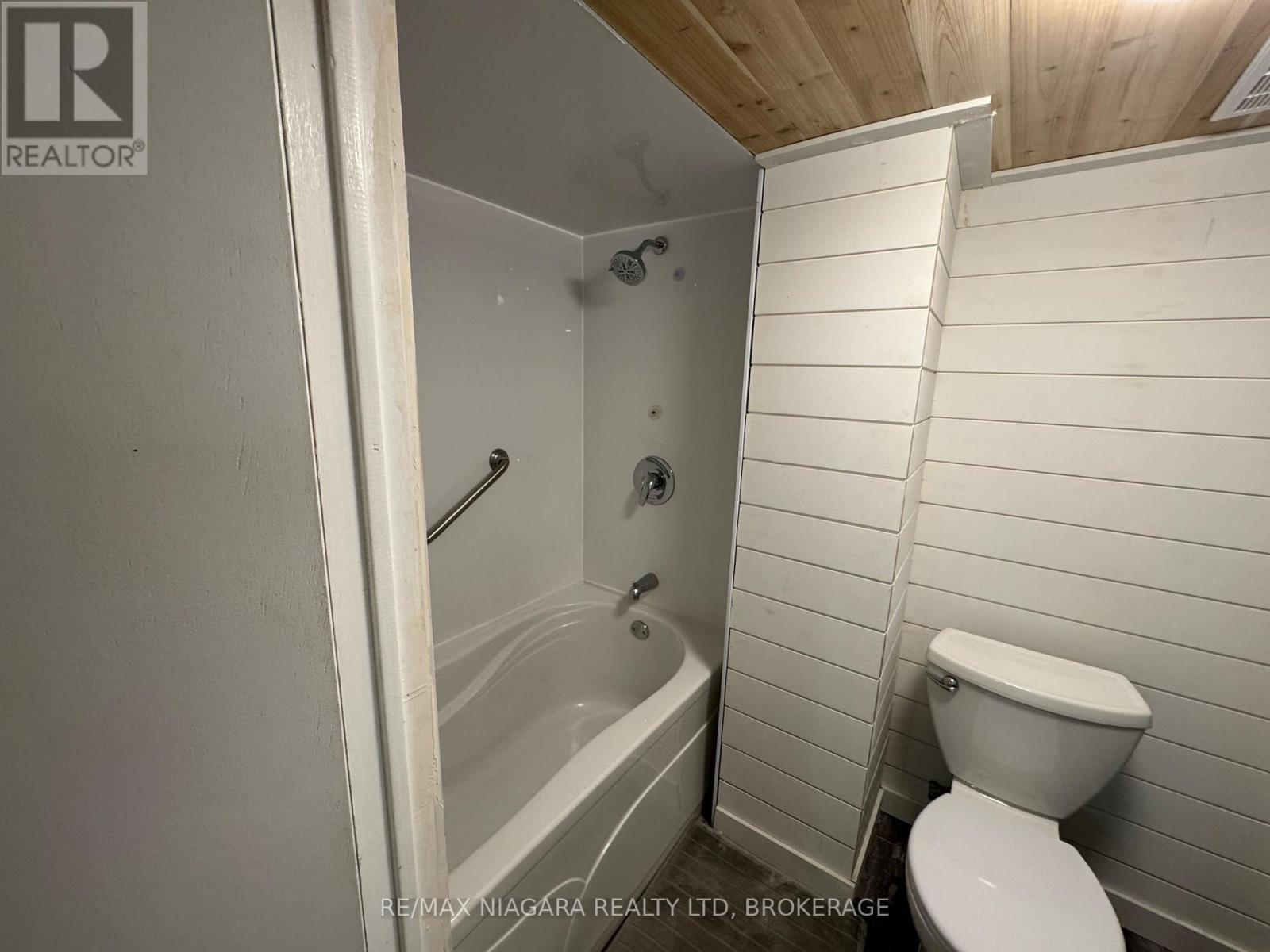 8 Lakehurst Drive — photo 14