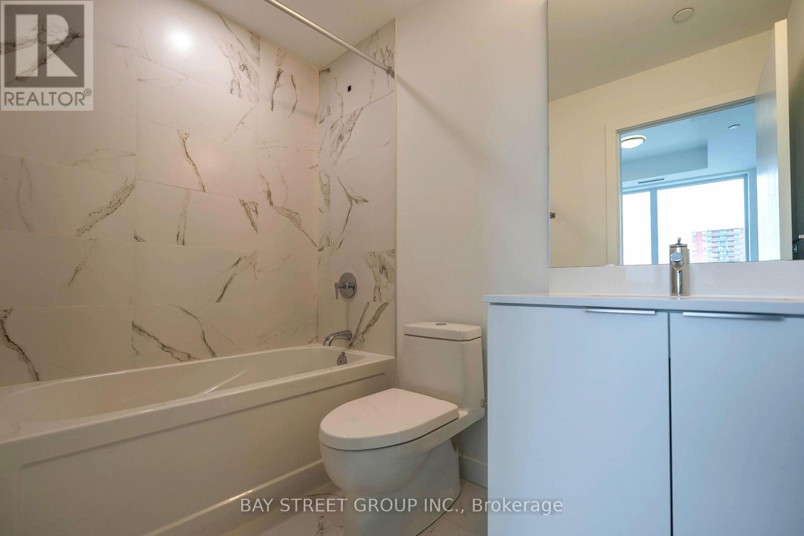 7 Golden Lion Heights East — photo 16