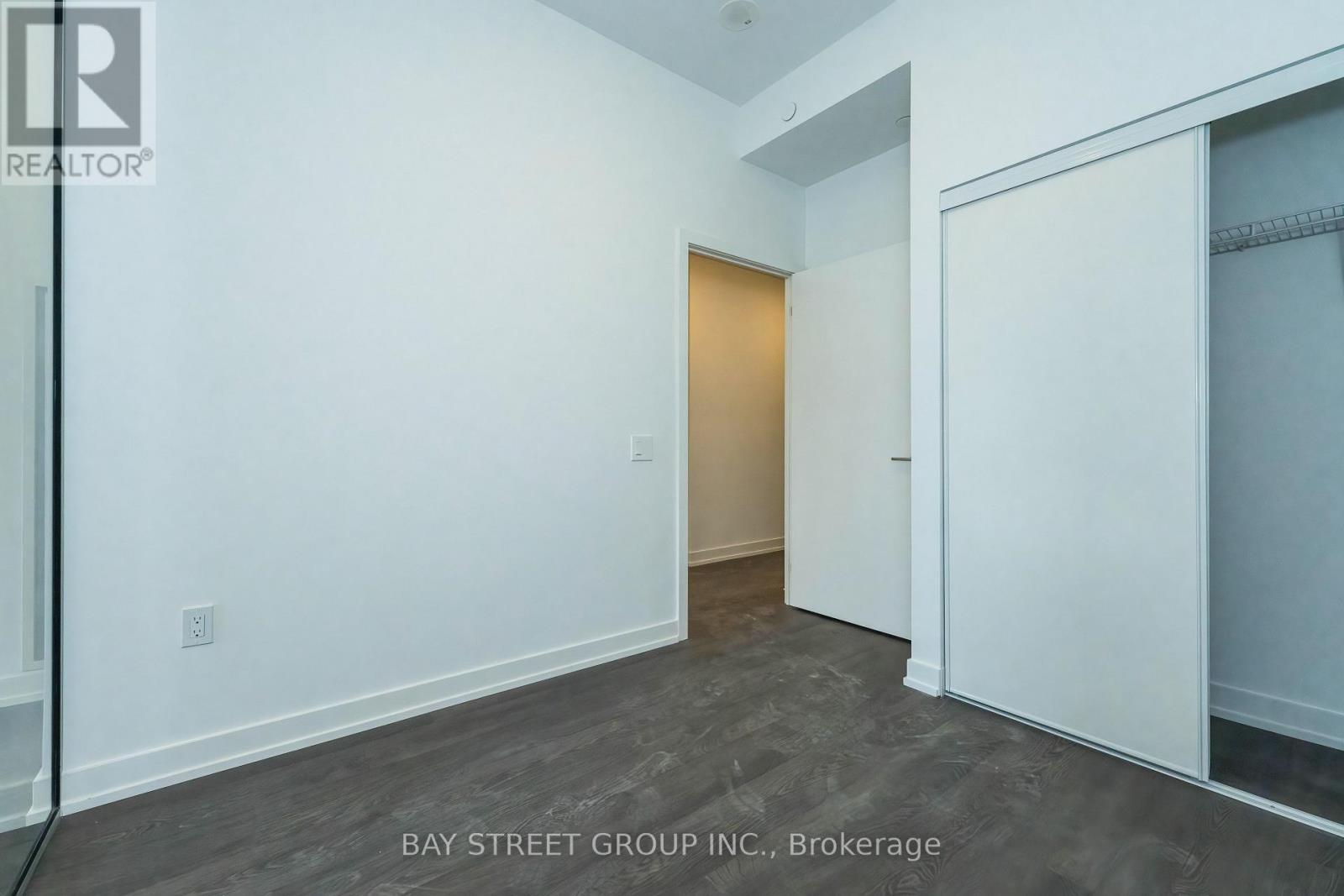 7 Golden Lion Heights East — photo 18