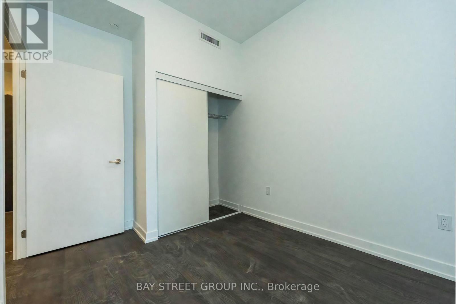 7 Golden Lion Heights East — photo 19