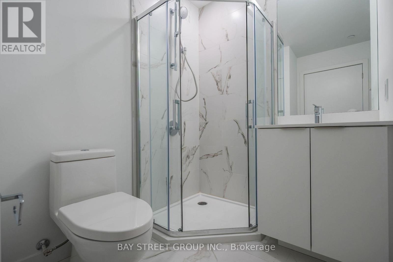 7 Golden Lion Heights East — photo 20