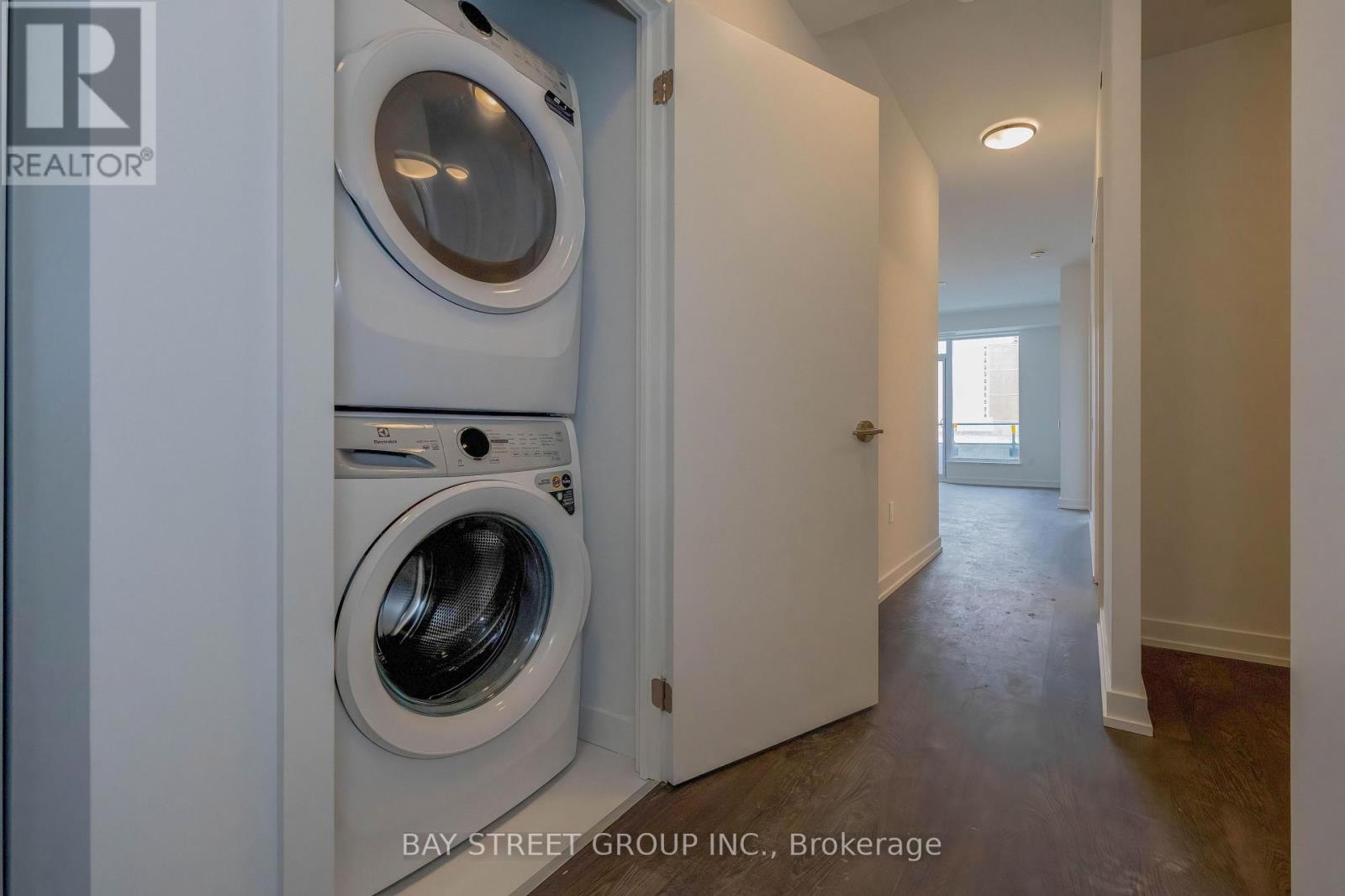 7 Golden Lion Heights East — photo 21