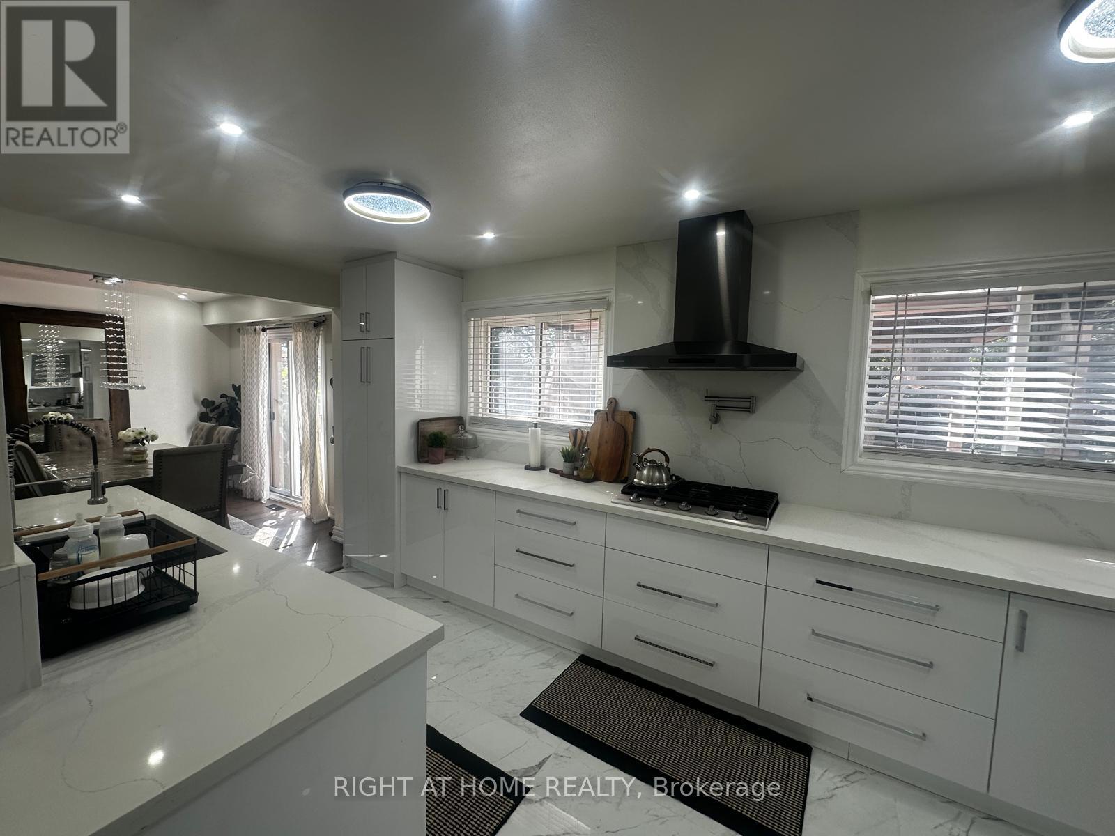 71 Sandrift Square, Toronto, ON photo 14