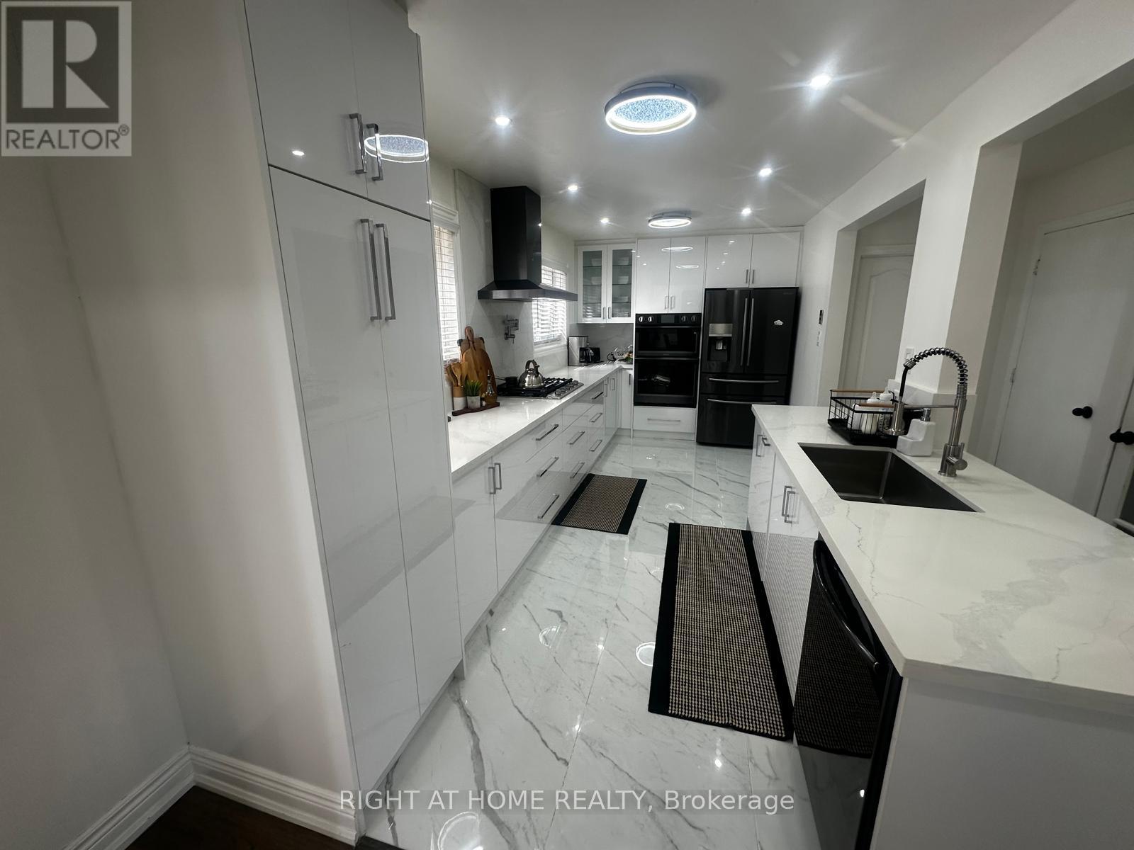71 Sandrift Square, Toronto, ON photo 15