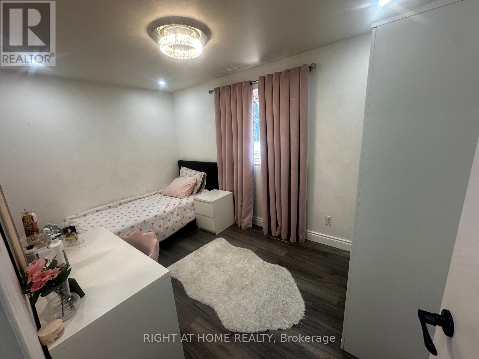 71 Sandrift Square, Toronto, ON photo 25