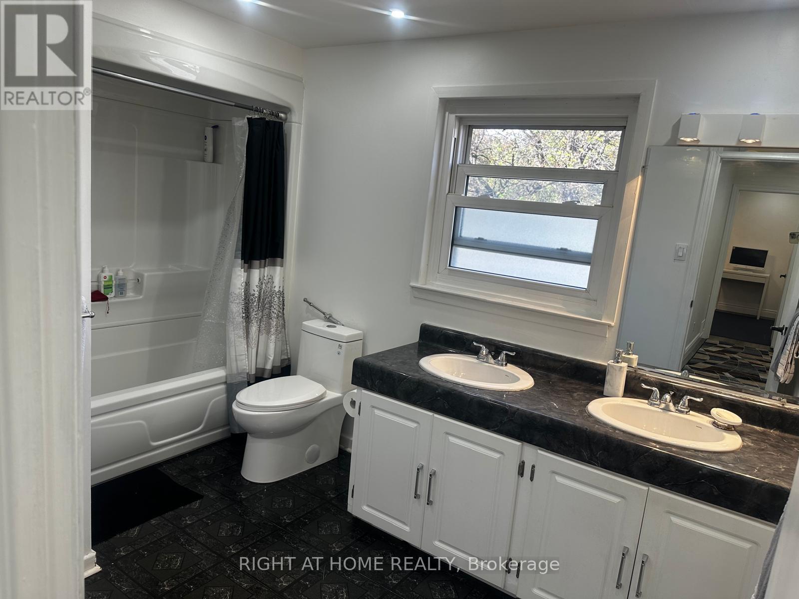 71 Sandrift Square, Toronto, ON photo 29