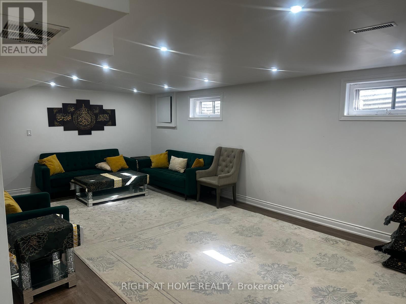 71 Sandrift Square, Toronto, ON photo 34
