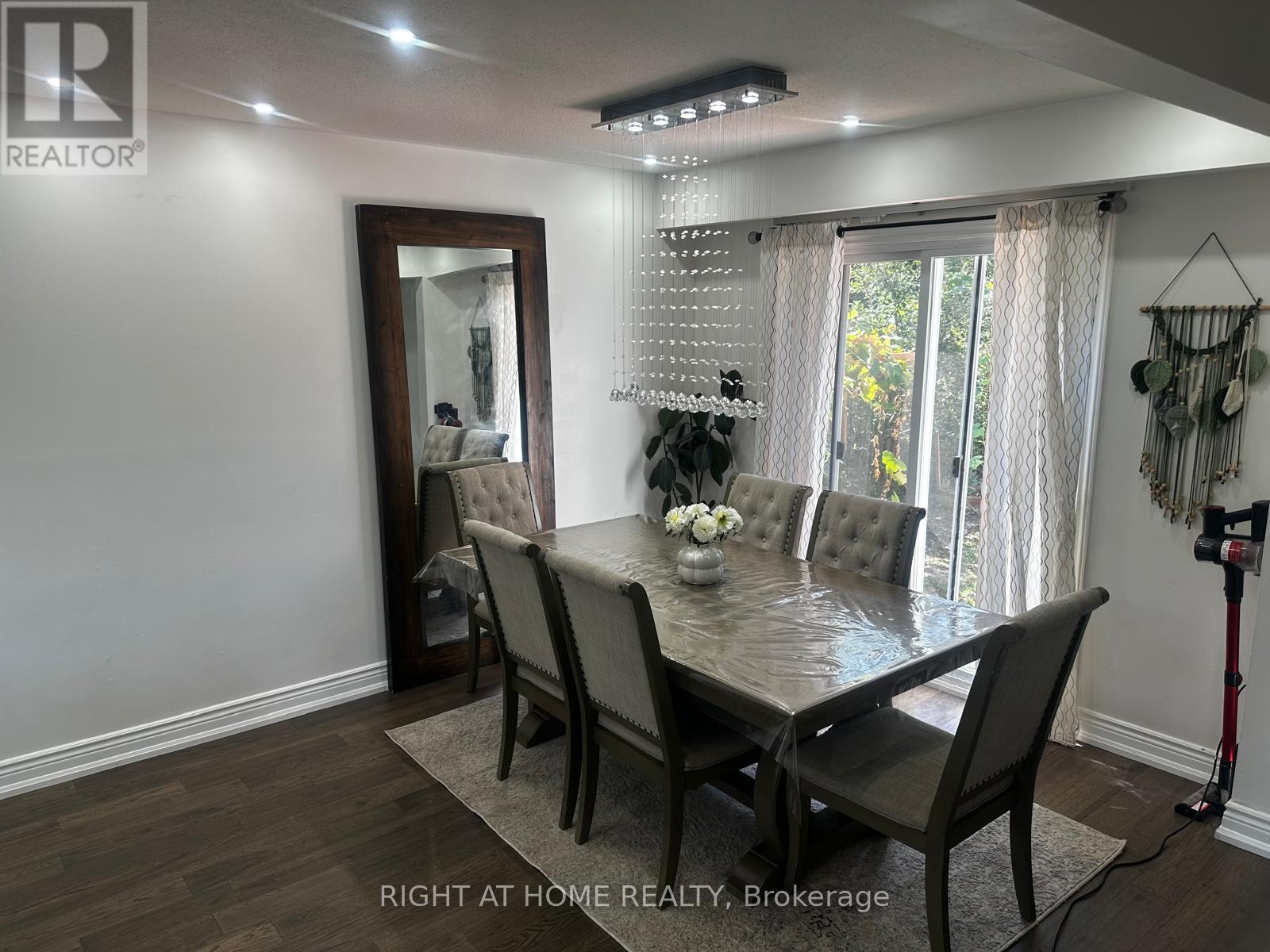 71 Sandrift Square, Toronto, ON photo 7