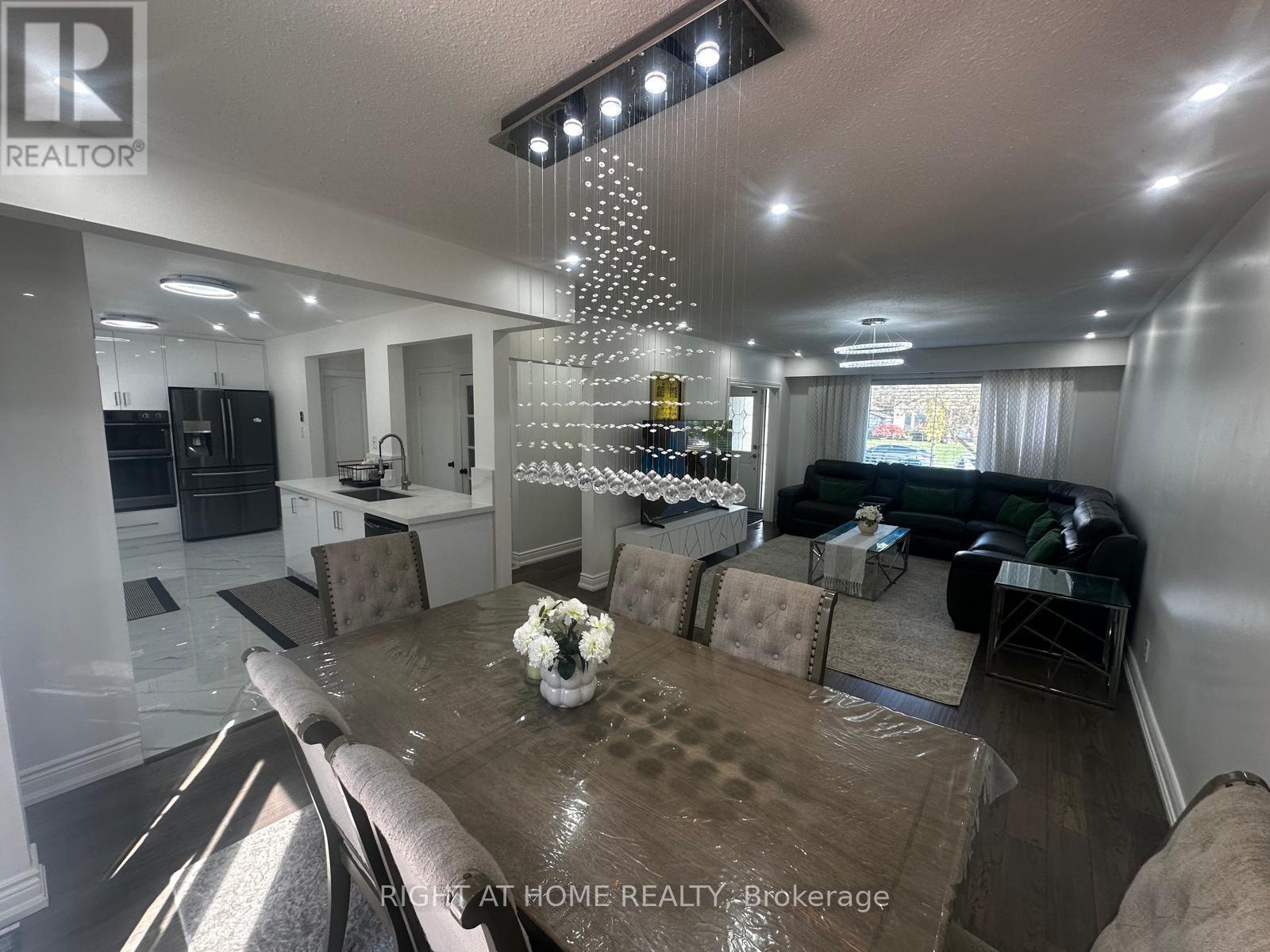 71 Sandrift Square, Toronto, ON photo 8