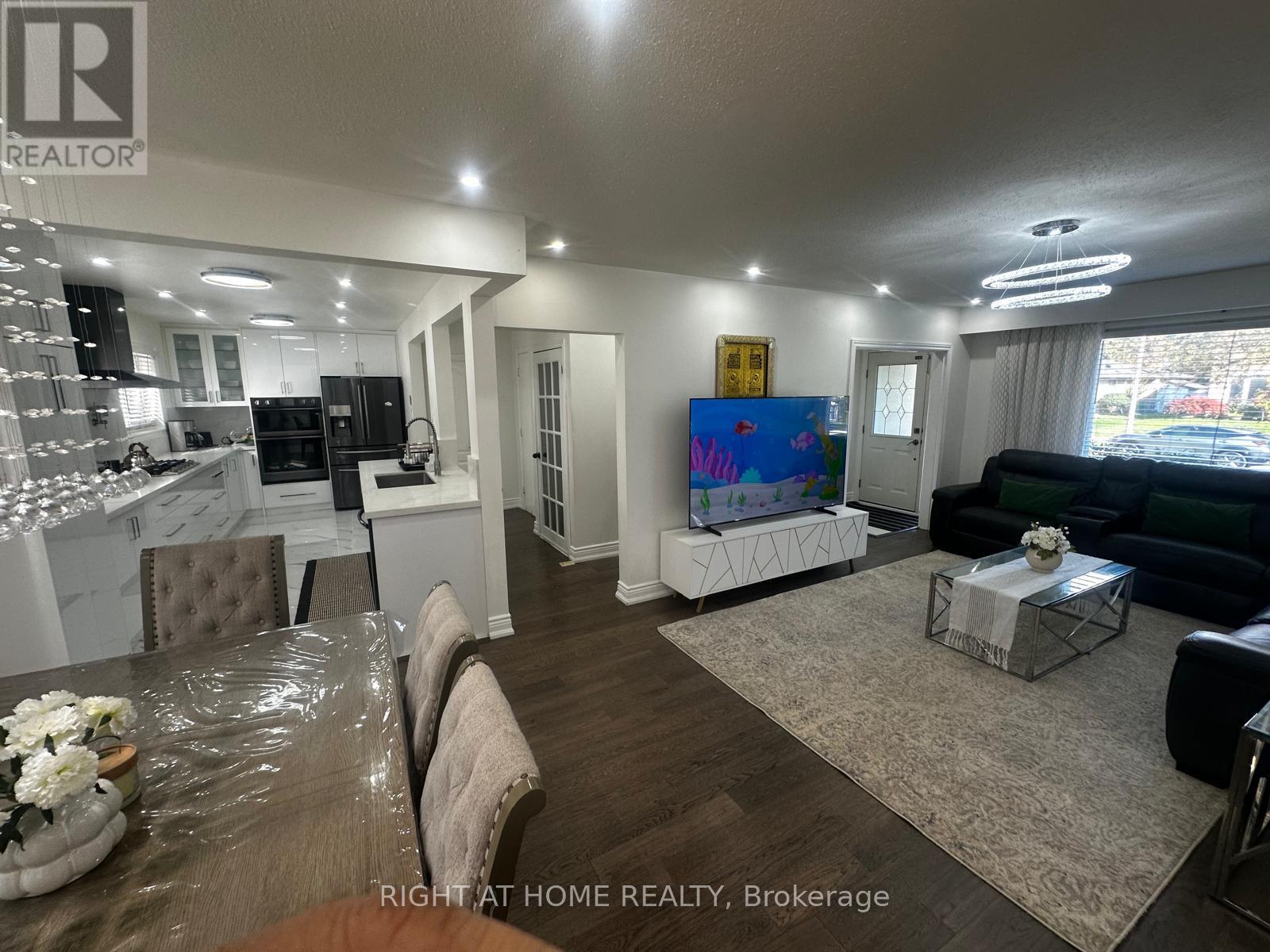 71 Sandrift Square, Toronto, ON photo 9
