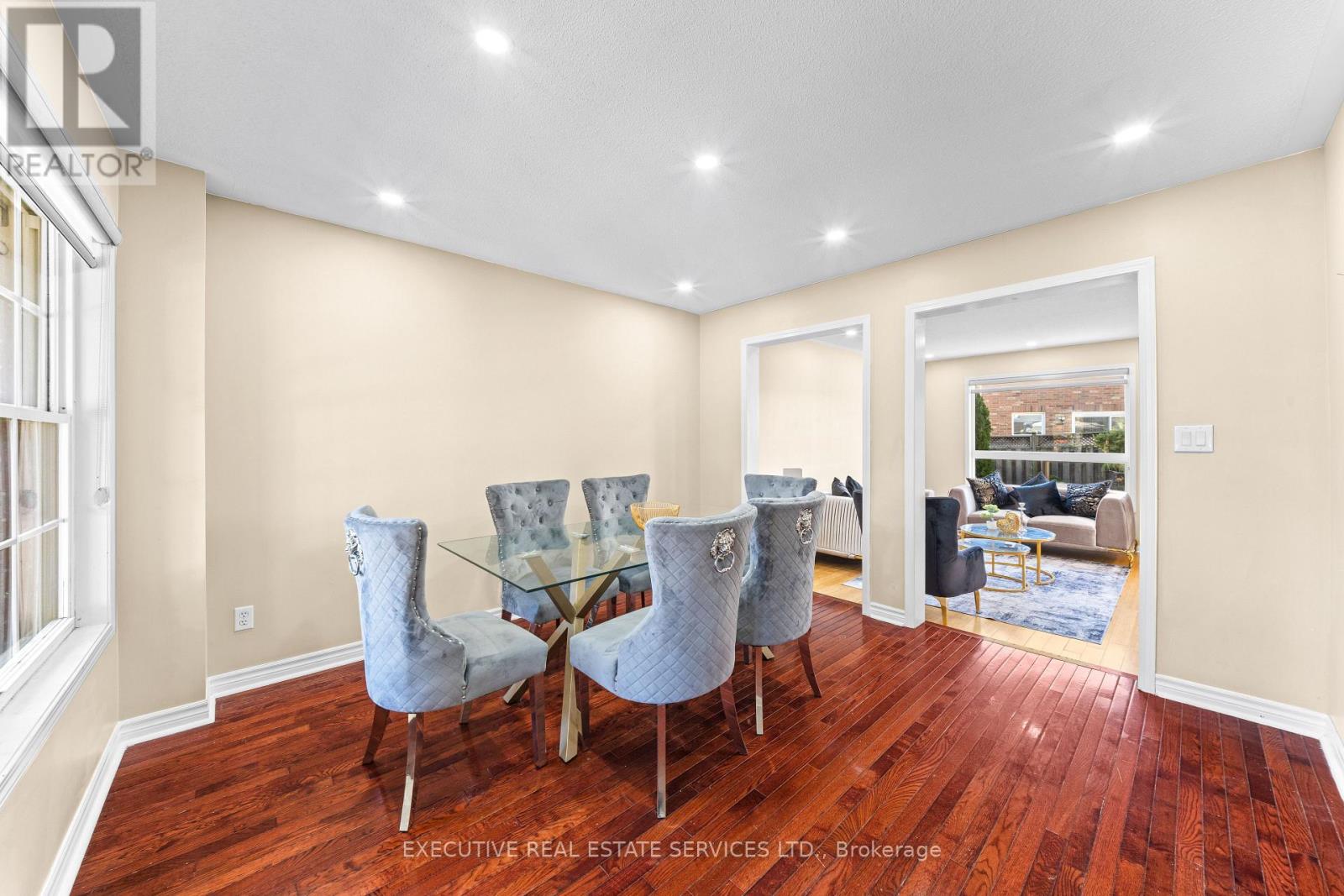 34 WORTHINGTON AVENUE - 16