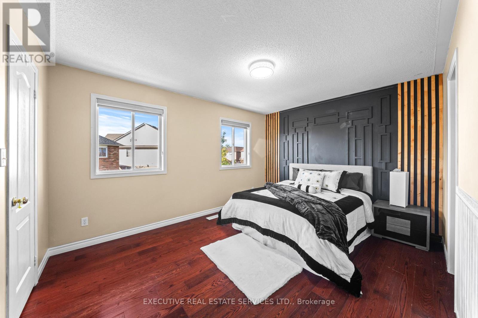 34 WORTHINGTON AVENUE - 28