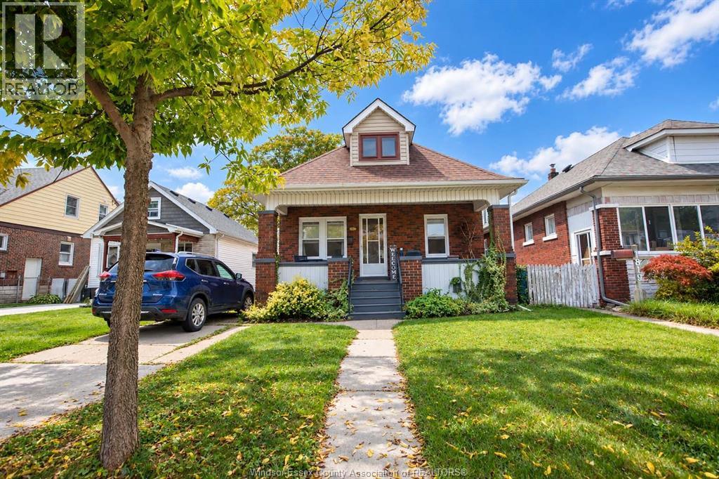 1827 MOY AVENUE, Windsor