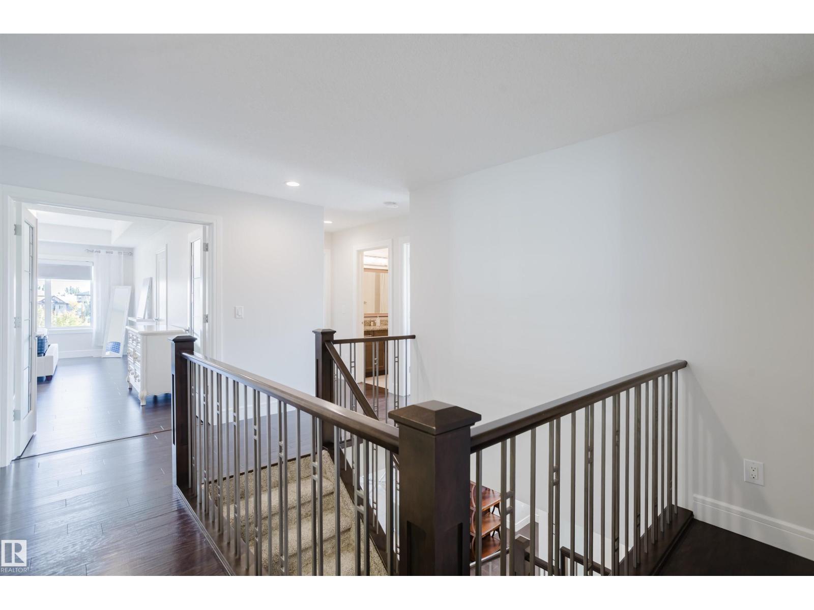 1 EASTVIEW ST - 33