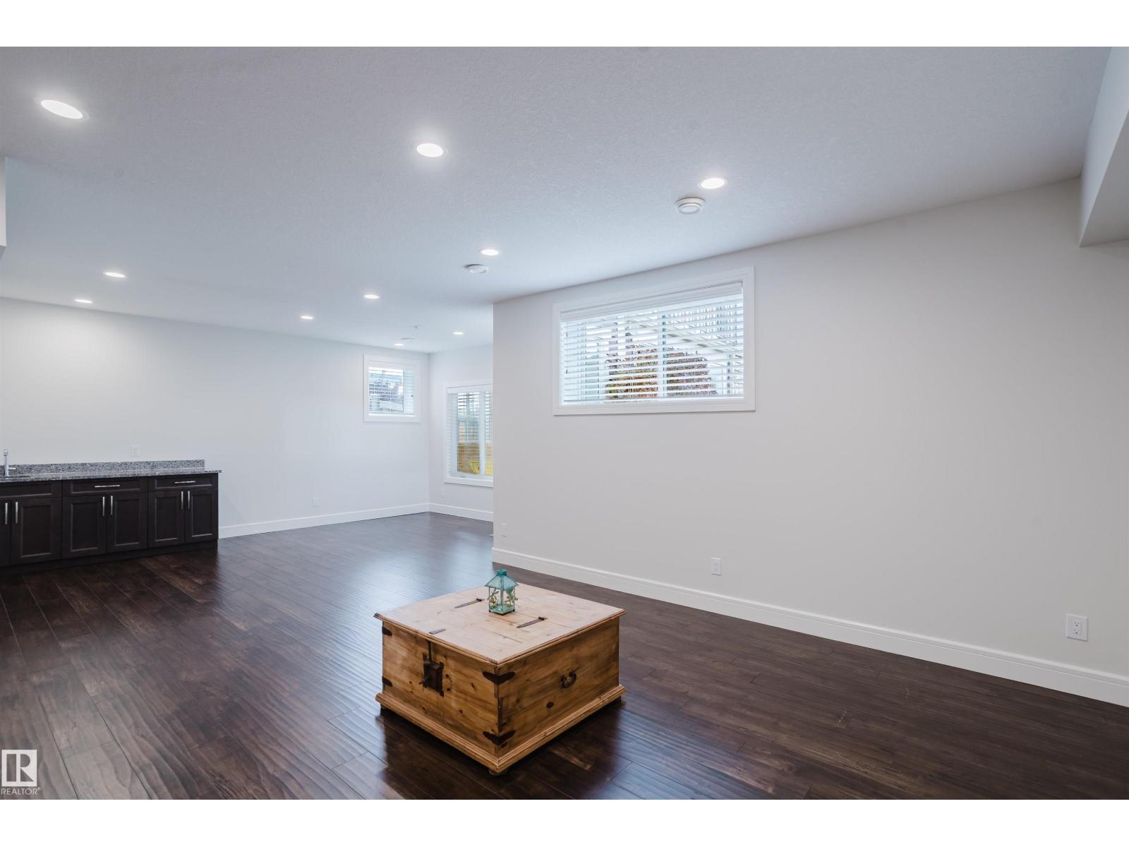 1 EASTVIEW ST - 55